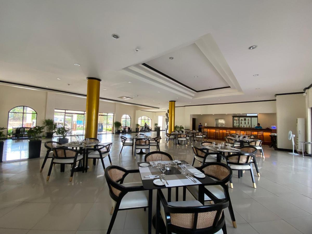 Plaza Del Norte Hotel And Convention Center Laoag Extérieur photo