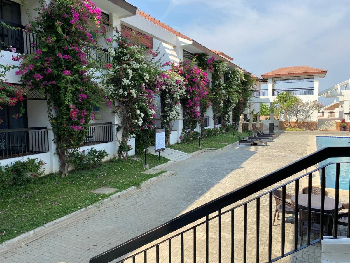 Plaza Del Norte Hotel And Convention Center Laoag Extérieur photo