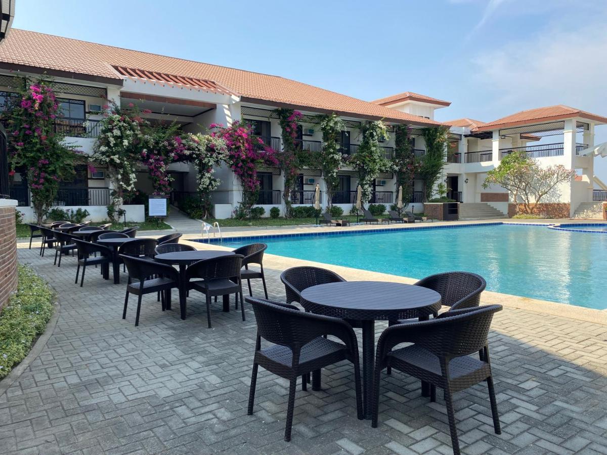 Plaza Del Norte Hotel And Convention Center Laoag Extérieur photo