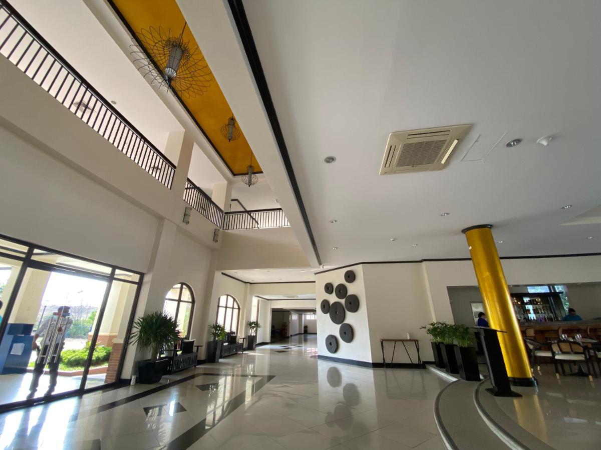 Plaza Del Norte Hotel And Convention Center Laoag Extérieur photo