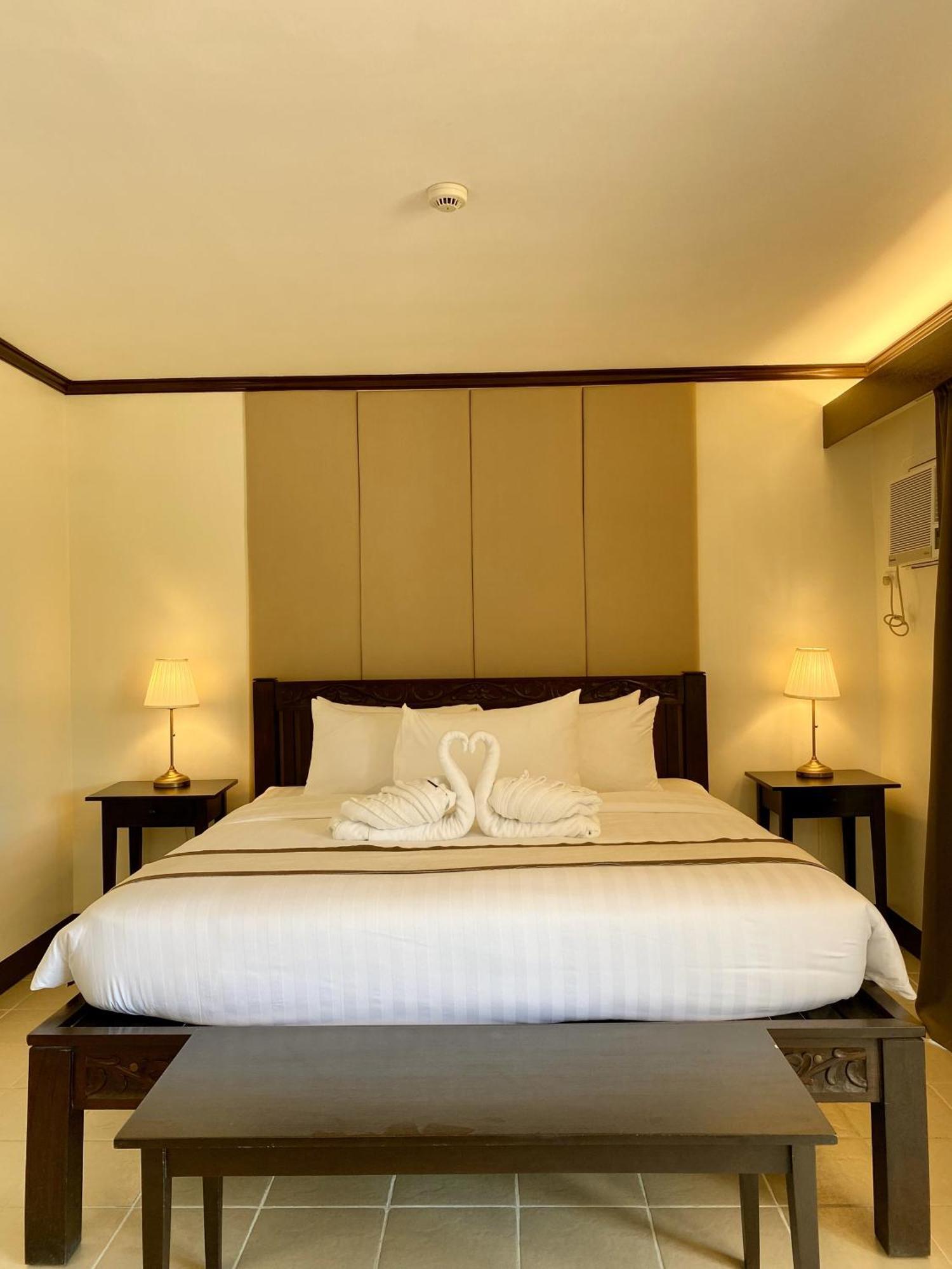 Plaza Del Norte Hotel And Convention Center Laoag Extérieur photo
