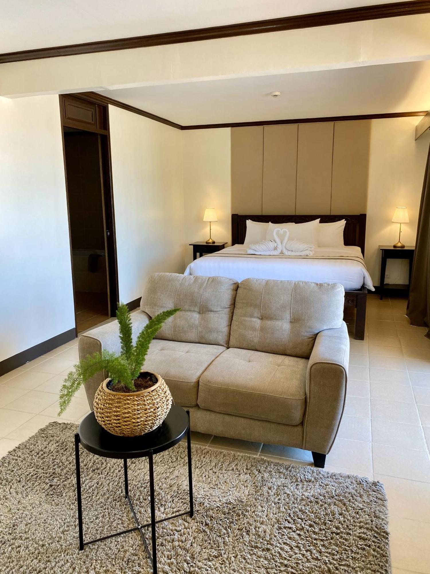 Plaza Del Norte Hotel And Convention Center Laoag Extérieur photo