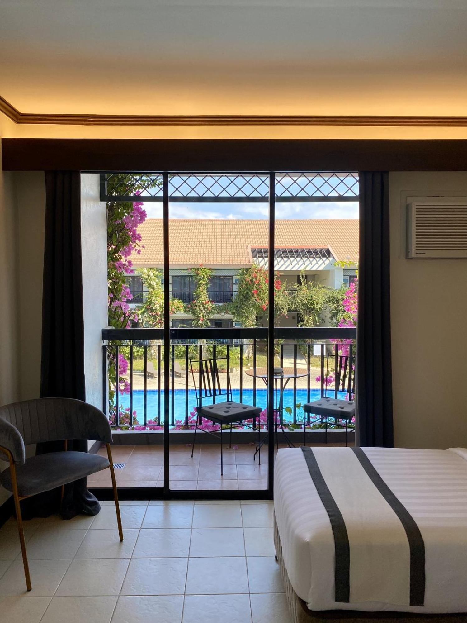 Plaza Del Norte Hotel And Convention Center Laoag Extérieur photo